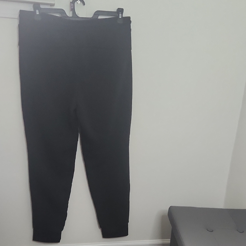 Classic Black Joggings - Picture 2 of 3